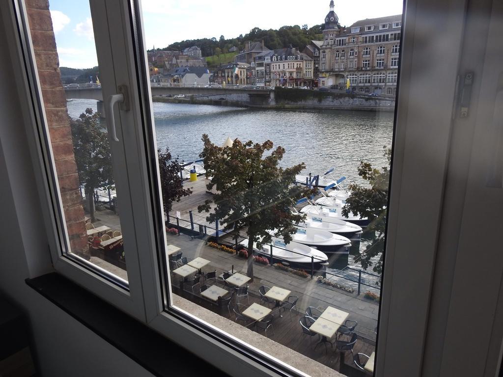 Hotel Les Voisins De Mr Sax Dinant Habitación foto