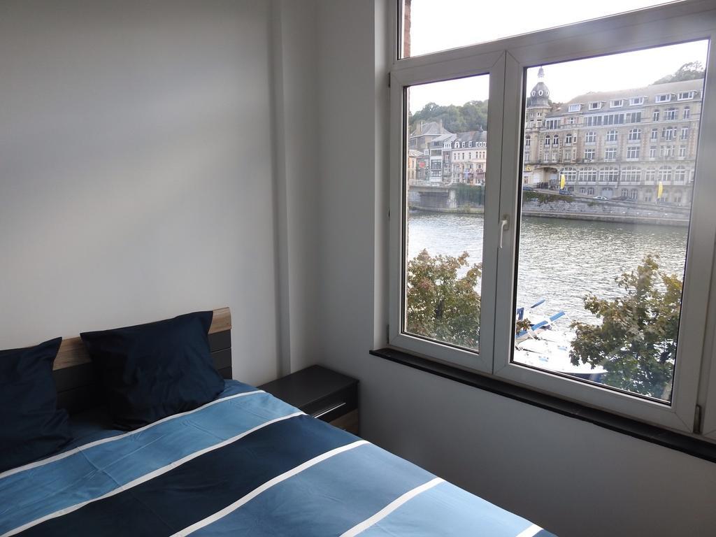 Hotel Les Voisins De Mr Sax Dinant Habitación foto